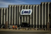 农历大全陷入丑闻的巴西肉类巨头JBS在美上市 首日开盘报13.65美元