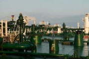 农历大全国际油价周二收高 地缘政治担忧与美元走弱双重支撑